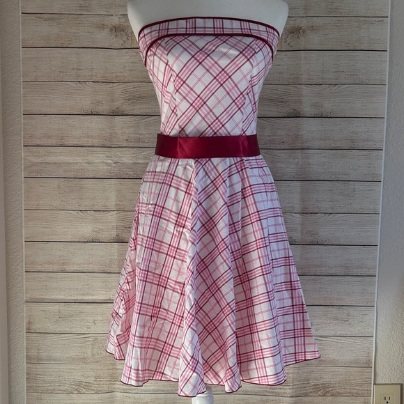 FE Fashion Dresses & Skirts - Chic Strapless Pink Plaid Dress